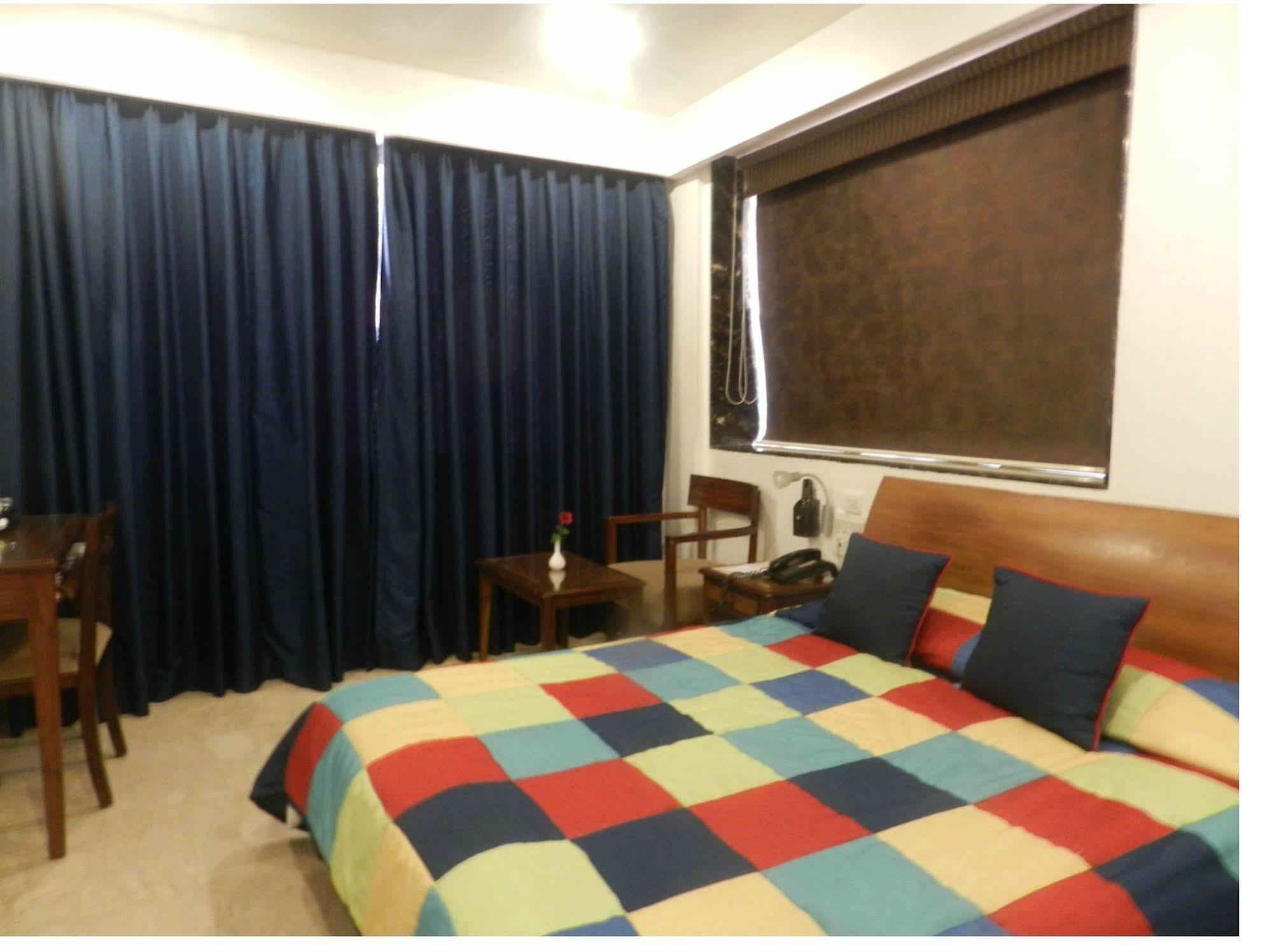 Citizen Hotel Mumbai Exterior foto