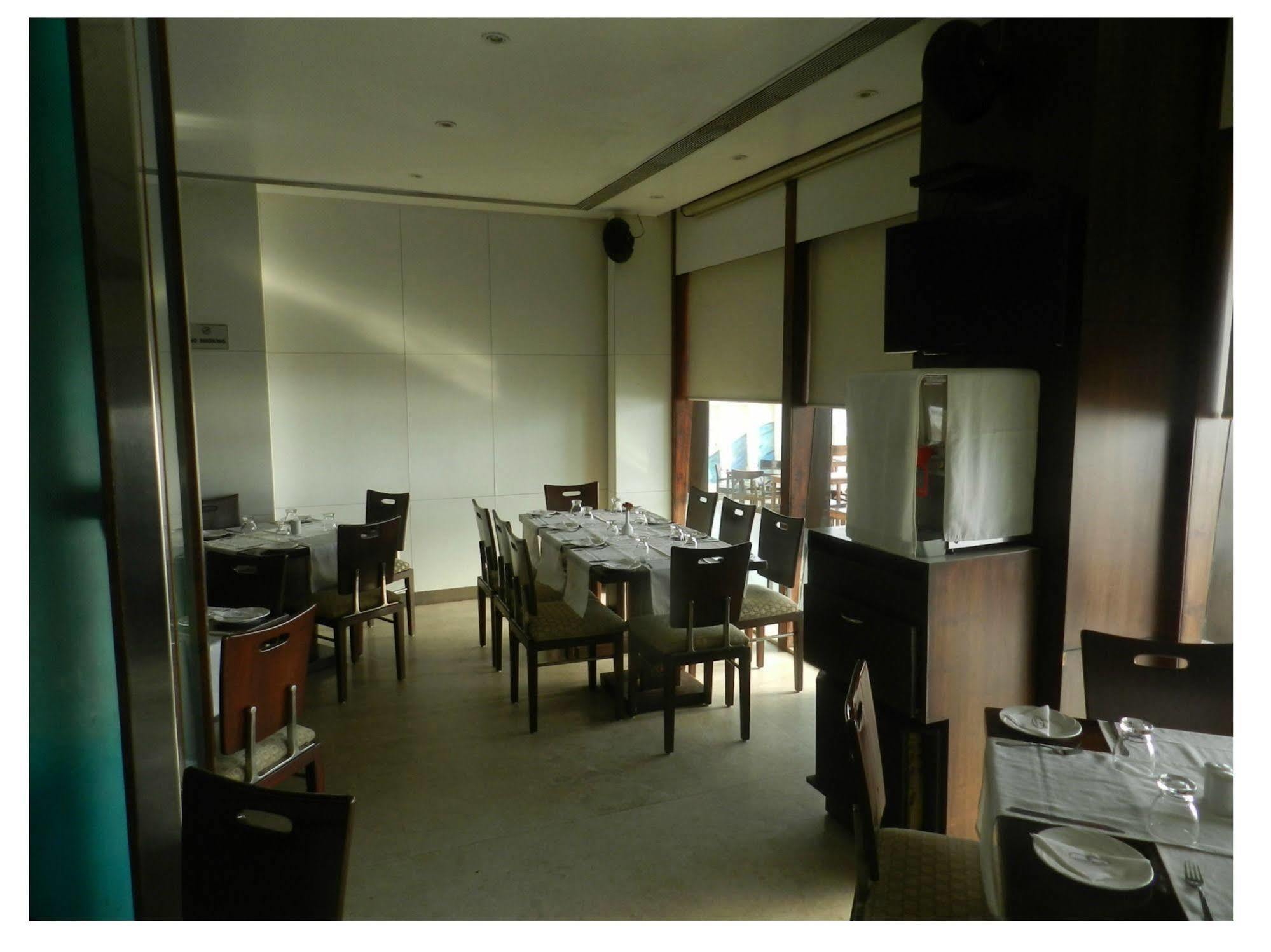 Citizen Hotel Mumbai Exterior foto